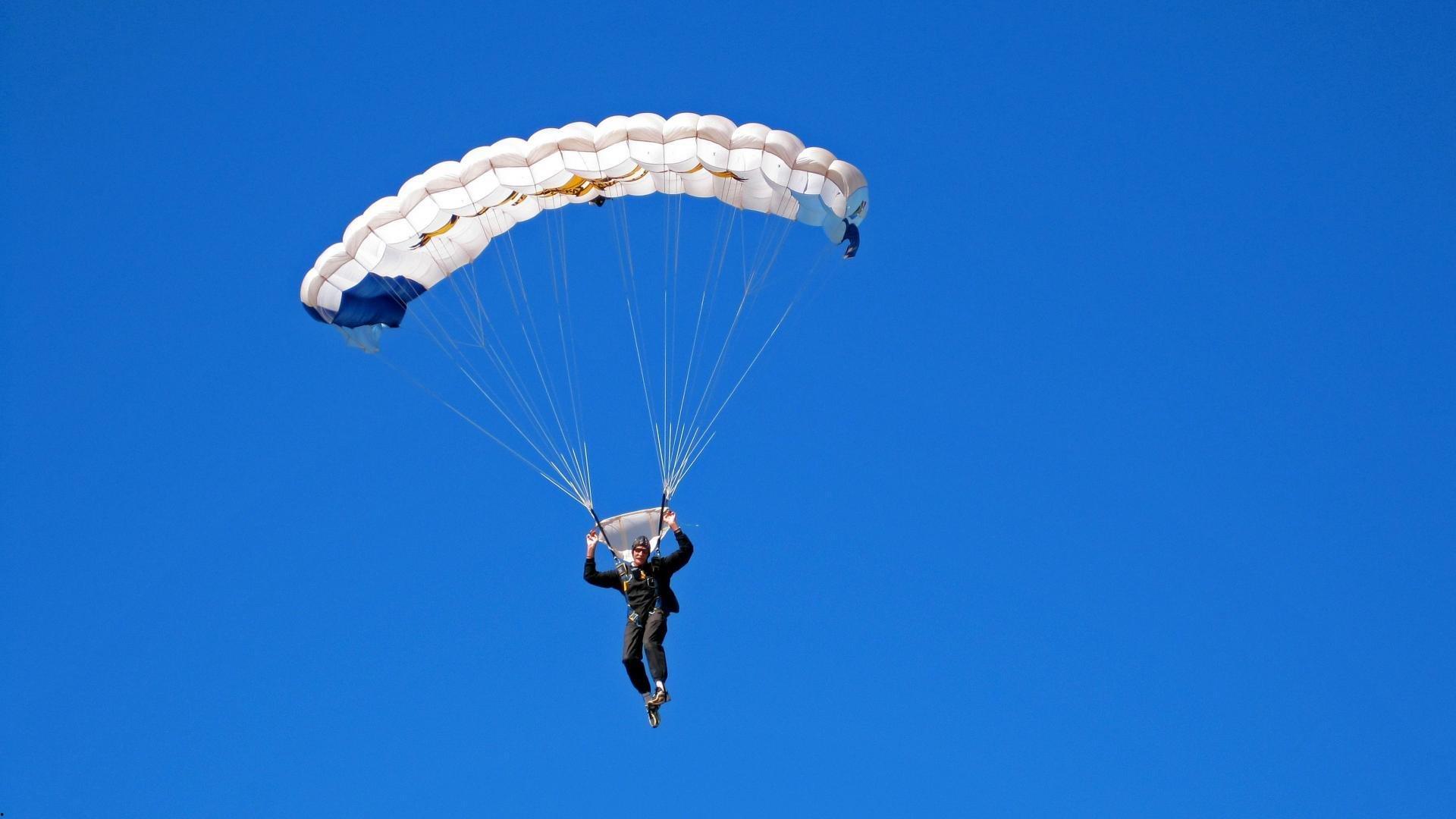 特雷泽盖评选现役十大前锋引争议，劳塔罗力压莱万，新一代前锋时代来临？