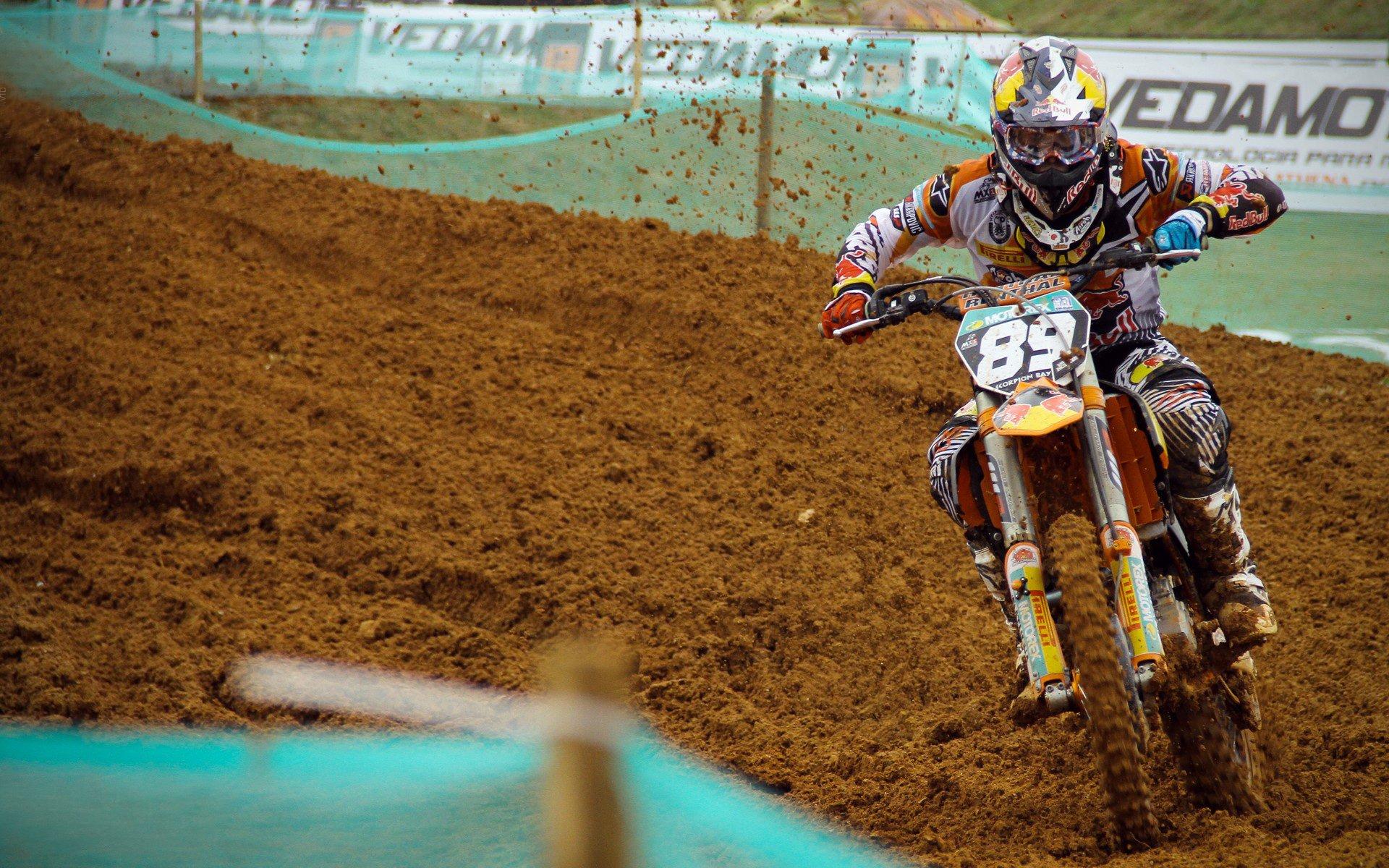 电竞狂欢再创纪录，英雄联盟战斗之夜引爆全球，三天豪赠五千万永久皮肤