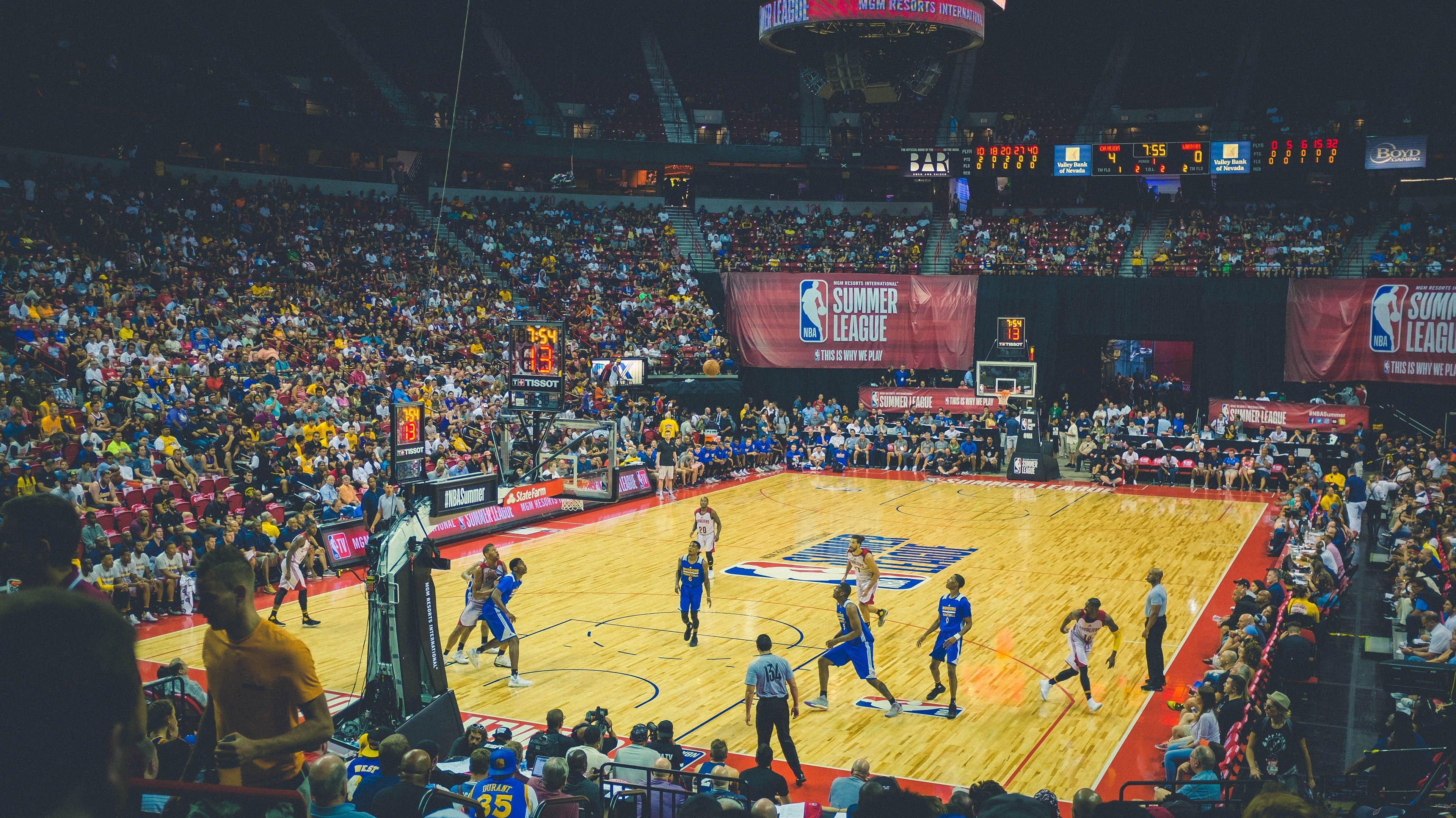 伊斯科为安东尼鸣不平，争议动作毫无恶意，裁判尺度不一引西甲激烈讨论