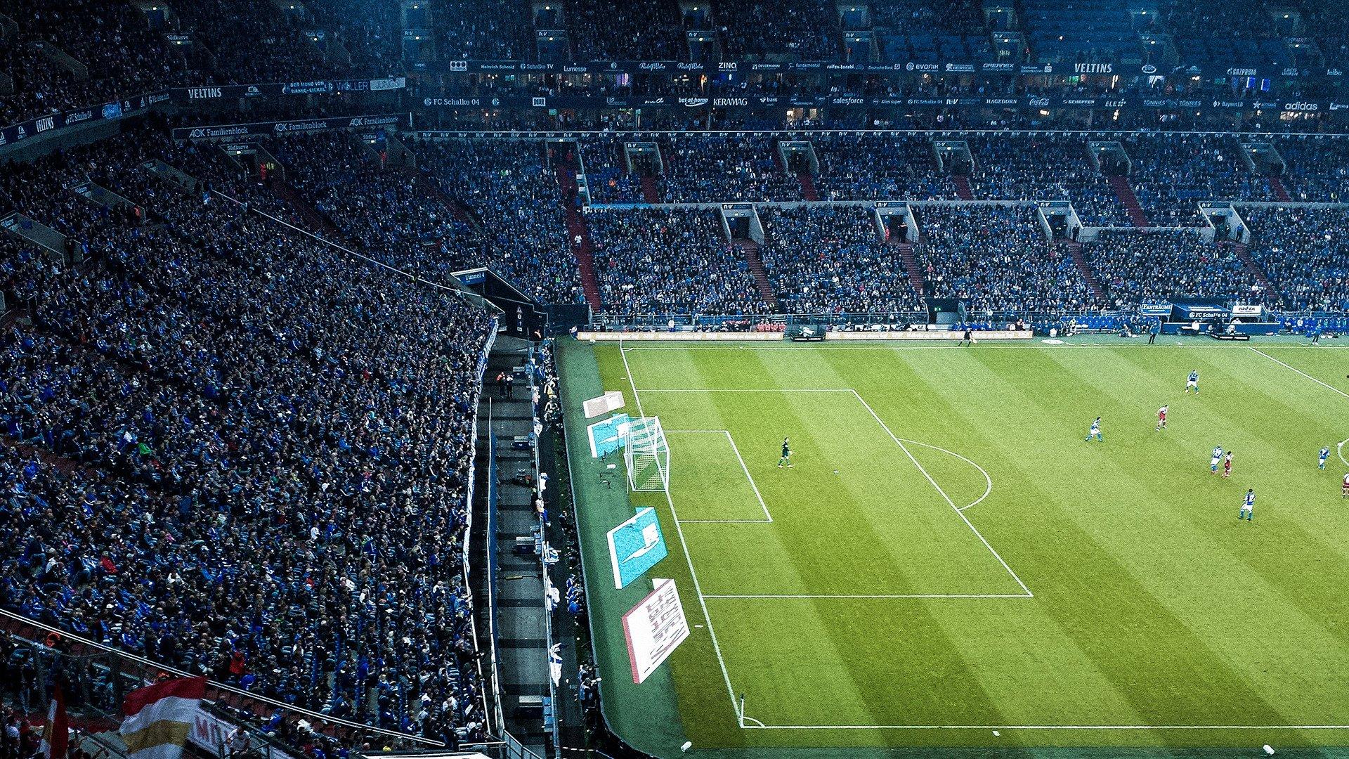 欧冠巅峰对决，拜仁客场险胜，阿森纳主场难破德甲铁壁