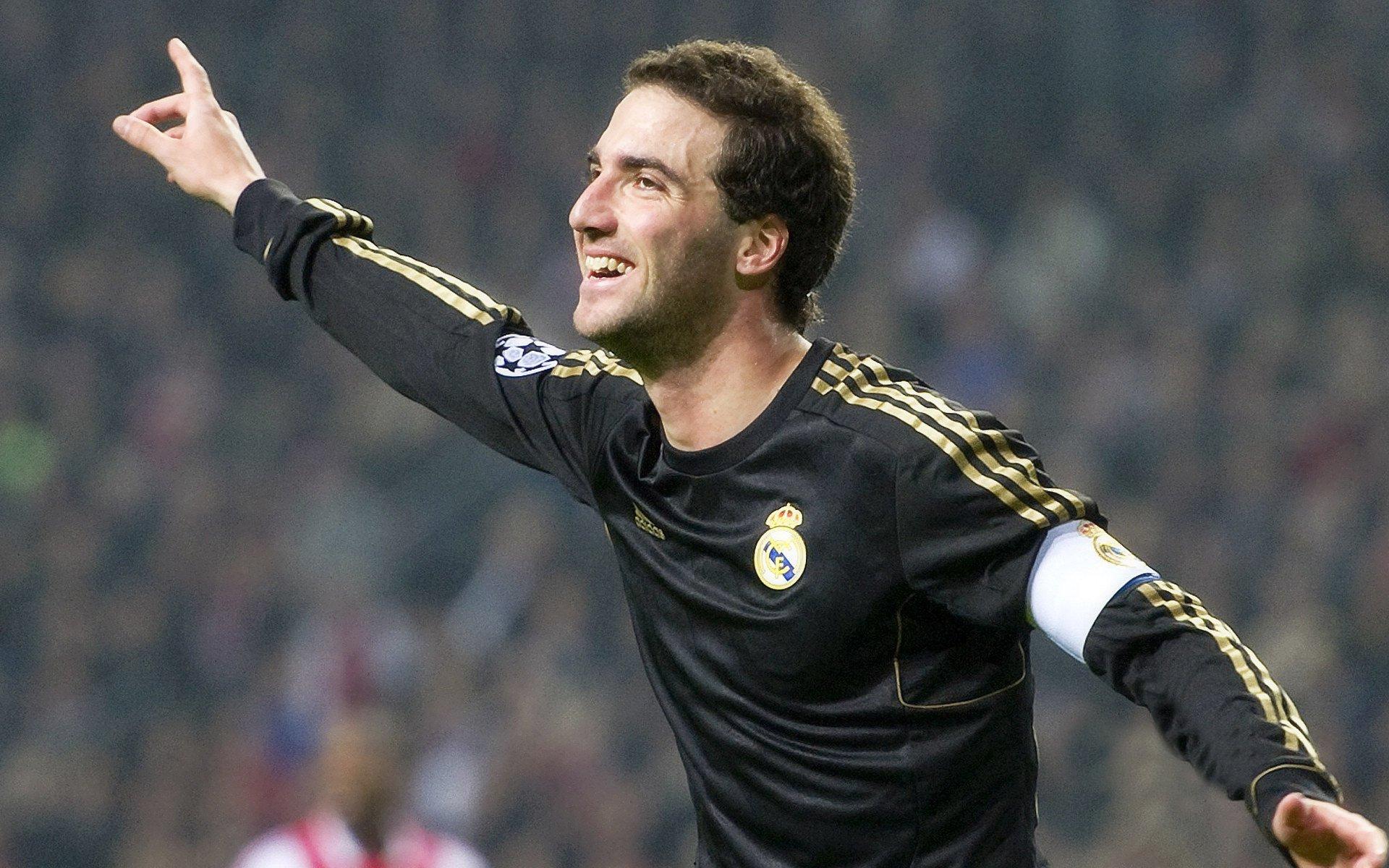 阿迪达斯揭晓阿根廷队2026世界杯赛前战袍 国歌夹克承载三星荣耀与蓝白情怀